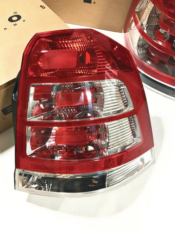 Задний правый стоп Opel Zafira B