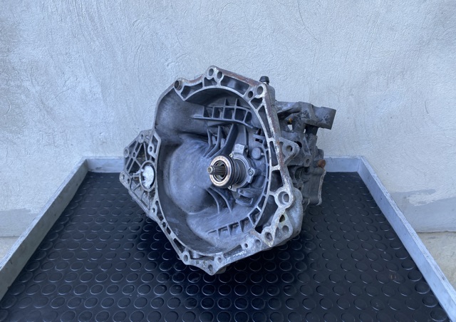 Коробка переключения передач 55556030 OPEL