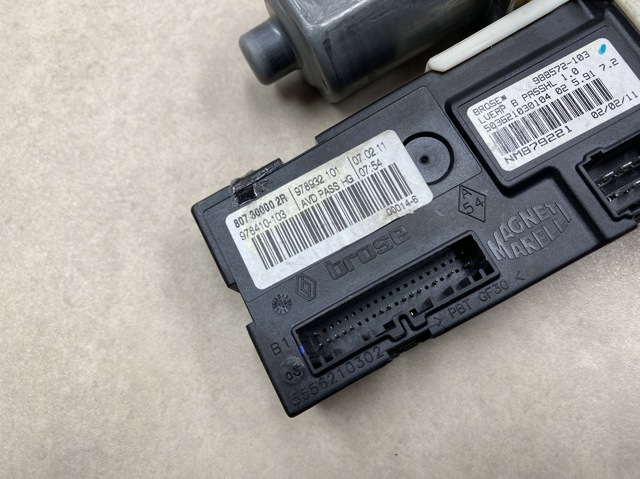 807300002R RENAULT Мотор стеклоподъемника двери передней правой купить в Винница