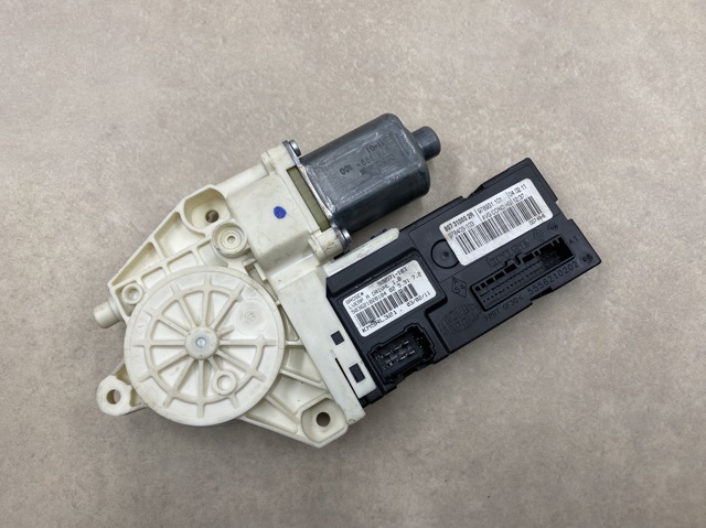 Привод электростеклоподъемника задний 807310002R RENAULT