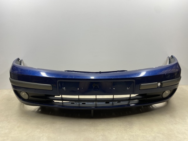 Бампер на авто 8200008270 RENAULT