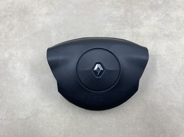 Подушка AIRBAG водительская 8200071203 RENAULT