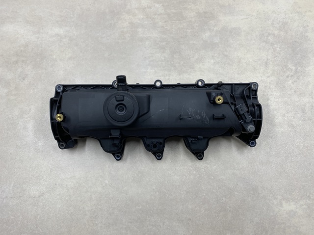 Крышка клапанов 8200629199 RENAULT