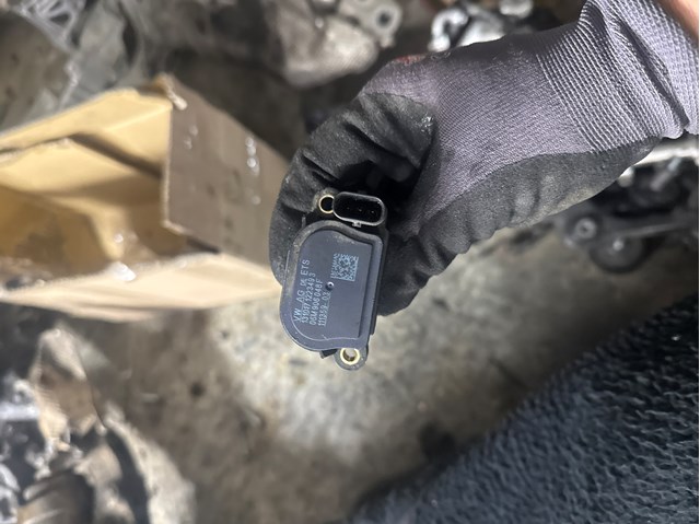  Клапан положения распредвала 06M906048F VAG