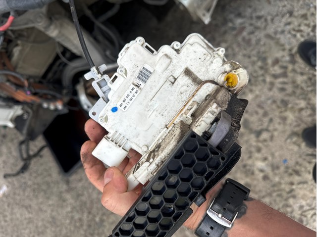 Замок двери водителя 4G1837015A PORSCHE