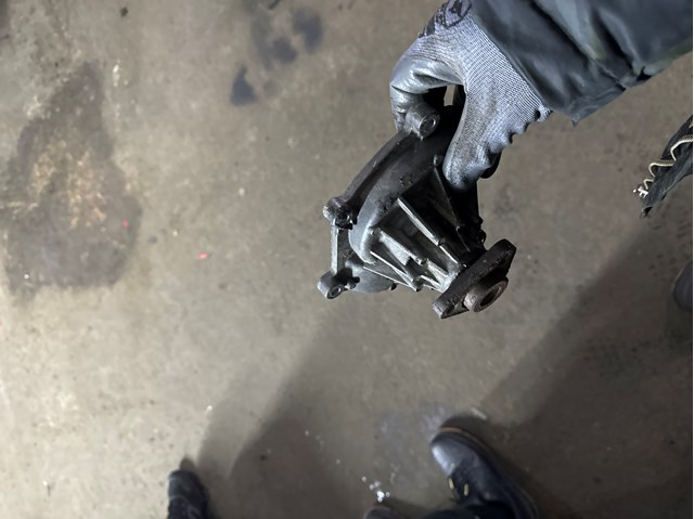PORSCHE 94810603301 Помпа в наличии Днепр