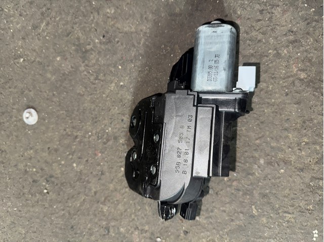 Замок и ручка двери задка 95B827505B PORSCHE