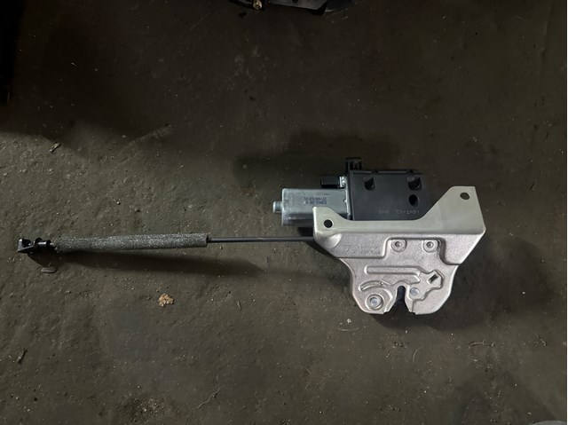 Замок и ручка двери задка 97051205303 PORSCHE