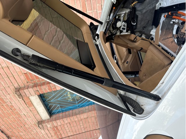 Газовый упор багажника 97051257312 PORSCHE