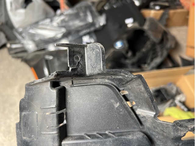 51117307994 BMW Решетка бампера переднего правая нижняя купить в Украина