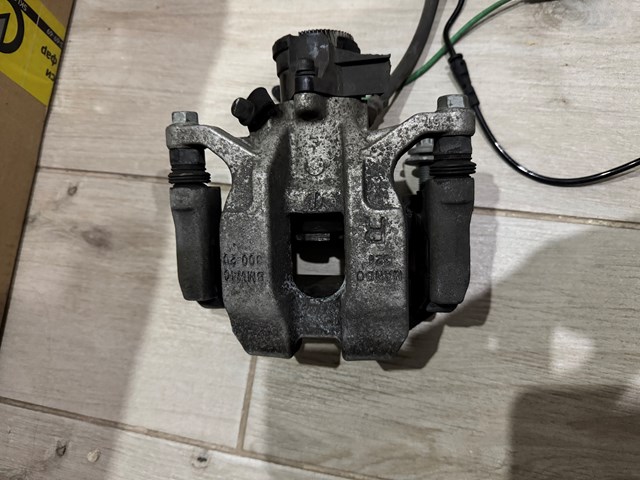34208836838 BMW Суппорт задний правый купить в Винница