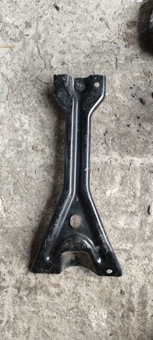 Кронштейн замка капота 2K5805567 VAG