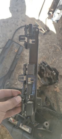 BMW 51777428036 Кронштейн наружной накладки порога правой в наличии Ирпень