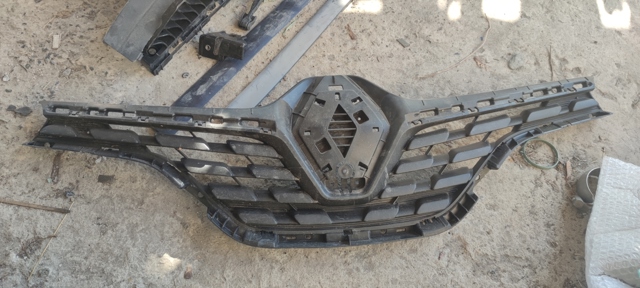 Облицовка радиатора 622561964R RENAULT