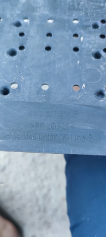 8W0807611F Защита бампера переднего купить Винница