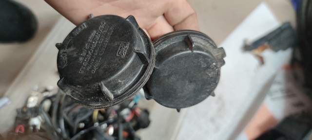 HYUNDAI 921402M010 Крышка фары задняя в наличии Черкассы