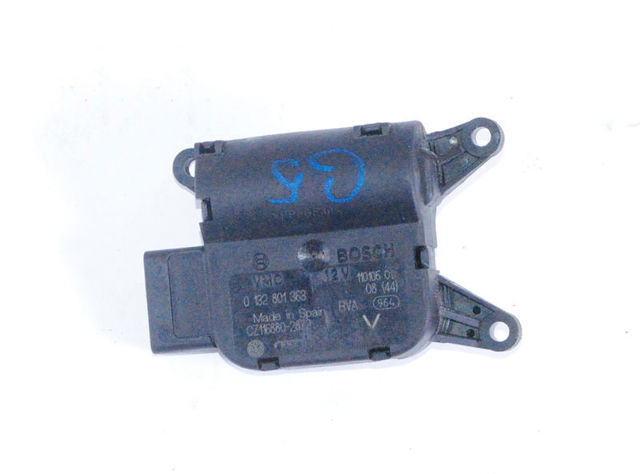 Мотор заслонки печки 0132801363 VAG