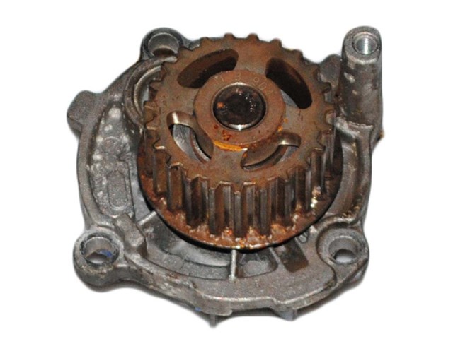 Помпа 2.0 16v fsi vw 06B121011H