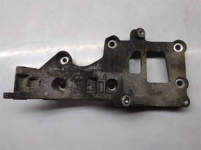 Кронштейн генератора натяжной 06F903143F VAG