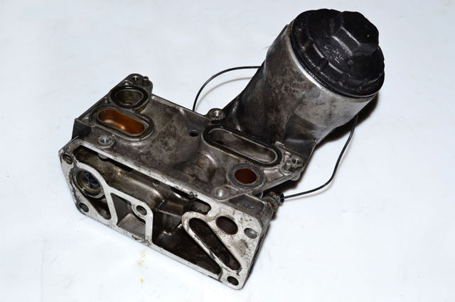 Корпус маслофильтра 070115389B VAG