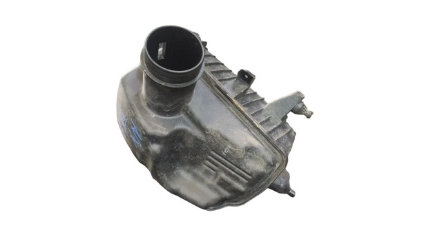  Корпус воздушного фильтра 1026323S01 NISSAN