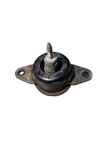 Подушка (опора) двигателя, передняя 112203NA0A NISSAN