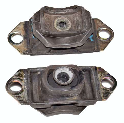 Подушка (опора) двигателя, левая задняя 11220JD000 RENAULT