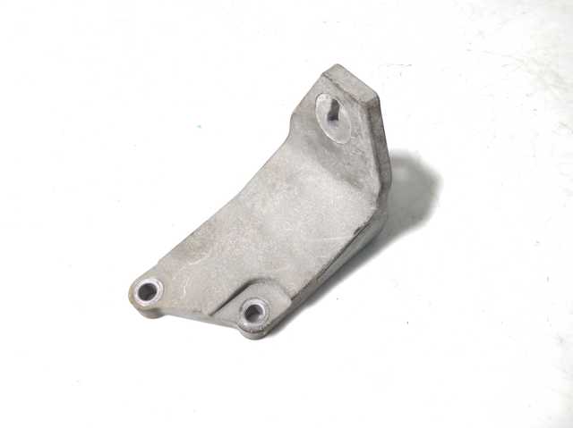 Кронштейн подушки (опоры) двигателя, правой 112323NF0A NISSAN