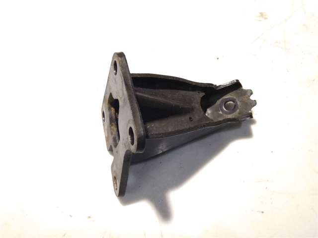 Кронштейн подушки (опоры) двигателя, левой 11233EB300 NISSAN