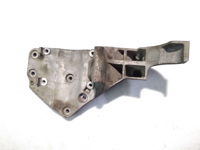 Кронштейн компрессора кондиционера 11910EB300 NISSAN