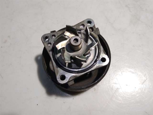 Помпа 1300A095 MITSUBISHI