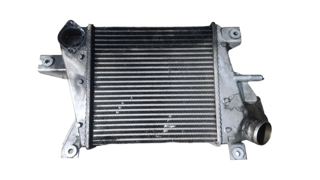 Радиатор интеркуллера 14461ES60A NISSAN