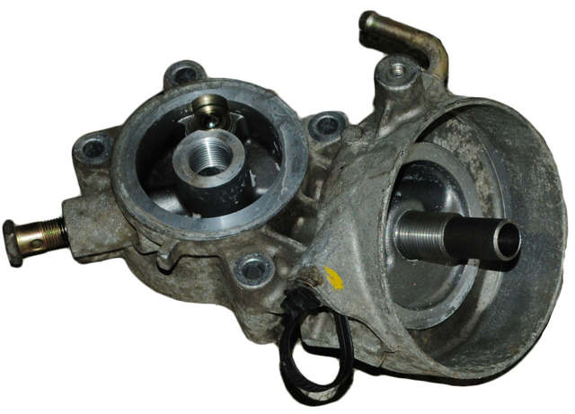 Корпус масляного фильтра 15238EB30B NISSAN