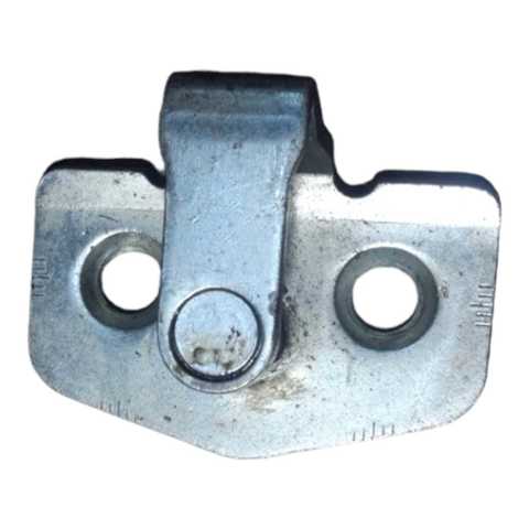 Петля-зацеп (ответная часть) замка двери передней 158651 OPEL
