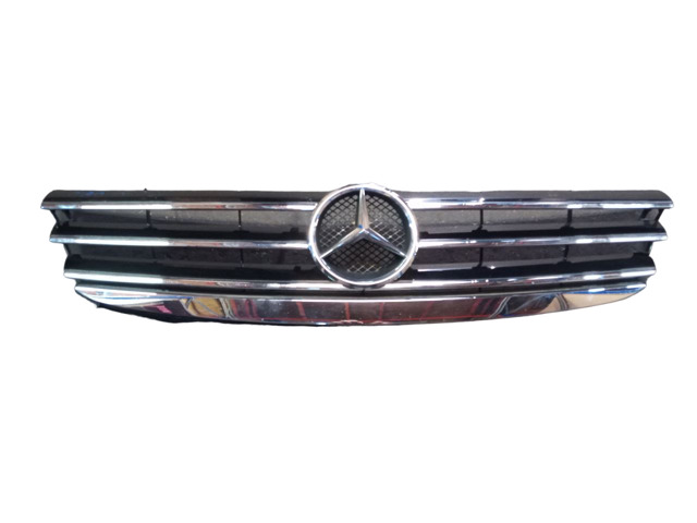 Облицовка радиатора 1698800983 MERCEDES