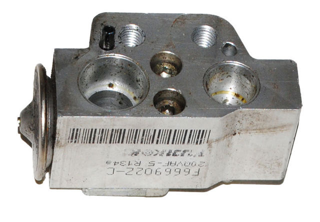 Клапан TRV, кондиционера 1K0820679 VAG