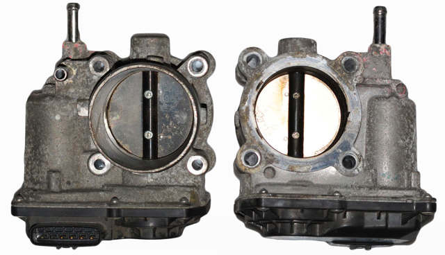 Дроссельная заслонка в сборе 220300T080 TOYOTA
