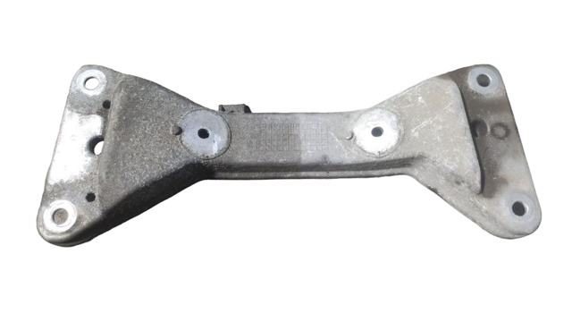 Крепление кпп 22316796605 BMW