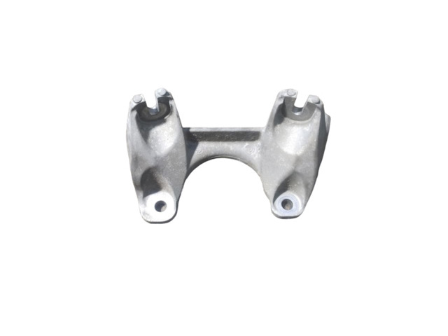 Кронштейн подушки коробки передач 22326796613 BMW