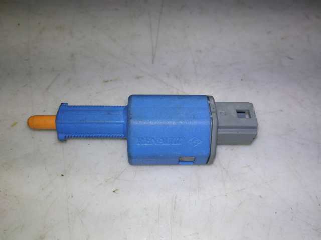 Датчик включения сцепления 253253287R RENAULT