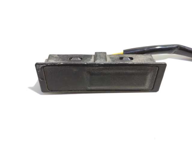 Кнопка привода замка третей/пятой двери 253801KA0B NISSAN
