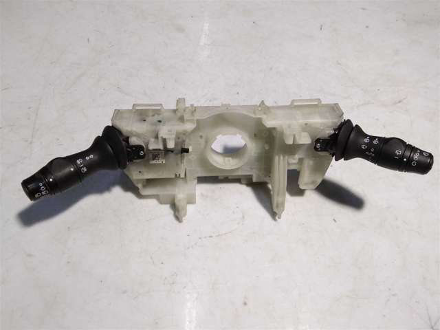 Переключатель подрулевой 255670019R RENAULT