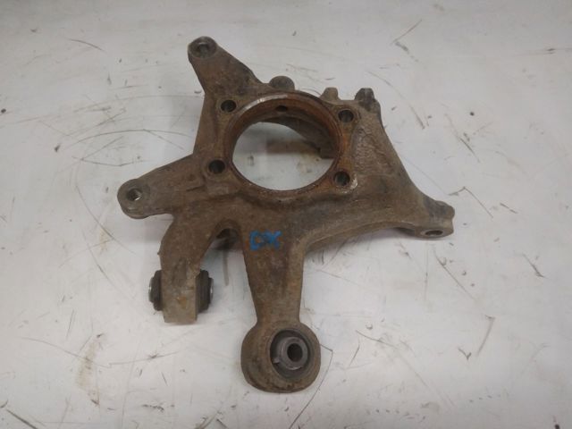 Цапфа (поворотный кулак) задний правый 28411SC001 SUBARU
