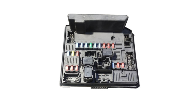 Монжатный блок реле 284B7JD02A NISSAN