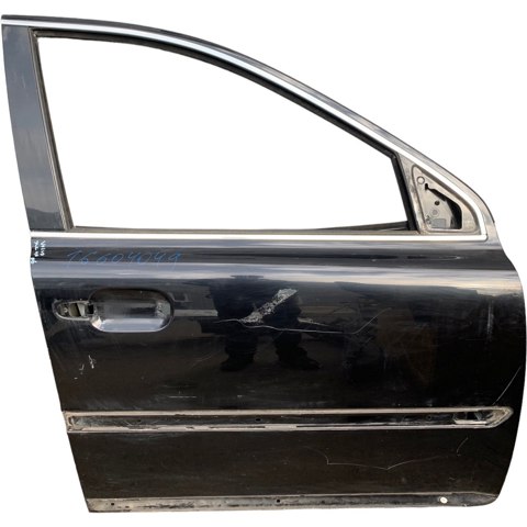 Пассажирская передняя дверь 31385357 VOLVO