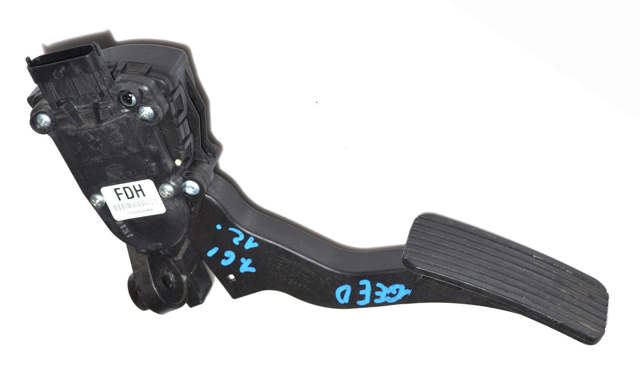 Педаль акселератора 327002R300 HYUNDAI