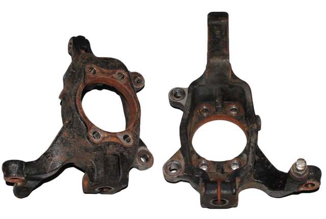 Цапфа передняя правая 40014CN000 NISSAN