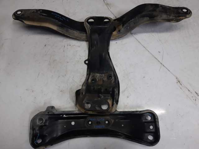 Балка крепления коробки передач 41011AG060 SUBARU