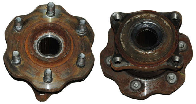 Ступица задняя (шпиндель) 432024X00A NISSAN