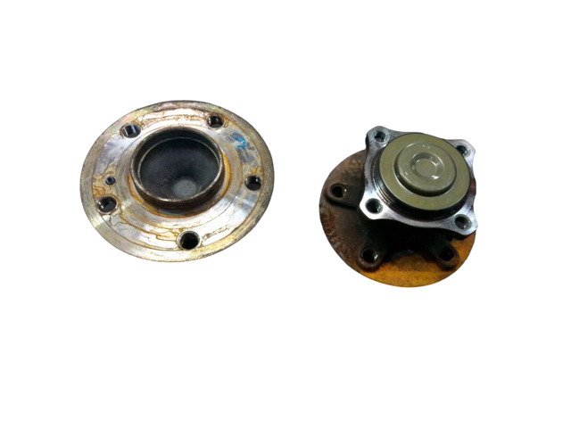 Ступица заднего колеса 432025DA0A NISSAN